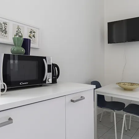 Italianway - Meda 43 Apartmán *